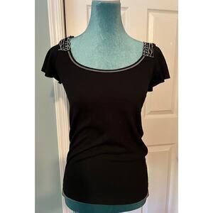 Vintage Energie t-shirt with gorgeous floral detail across the back